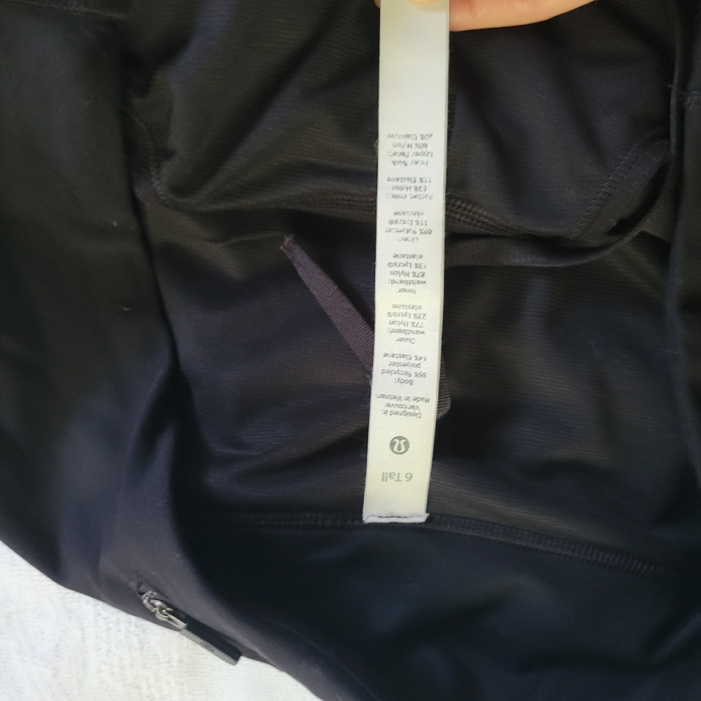 SOLD Size 6 Black Speed Up Short Midrise 4" Inseam - Picture 3 of 4